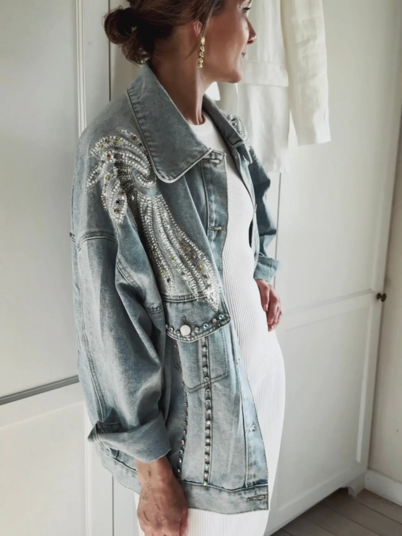 DENIM JACKET WITH GLITTER STUDS - LIGHT BLUE