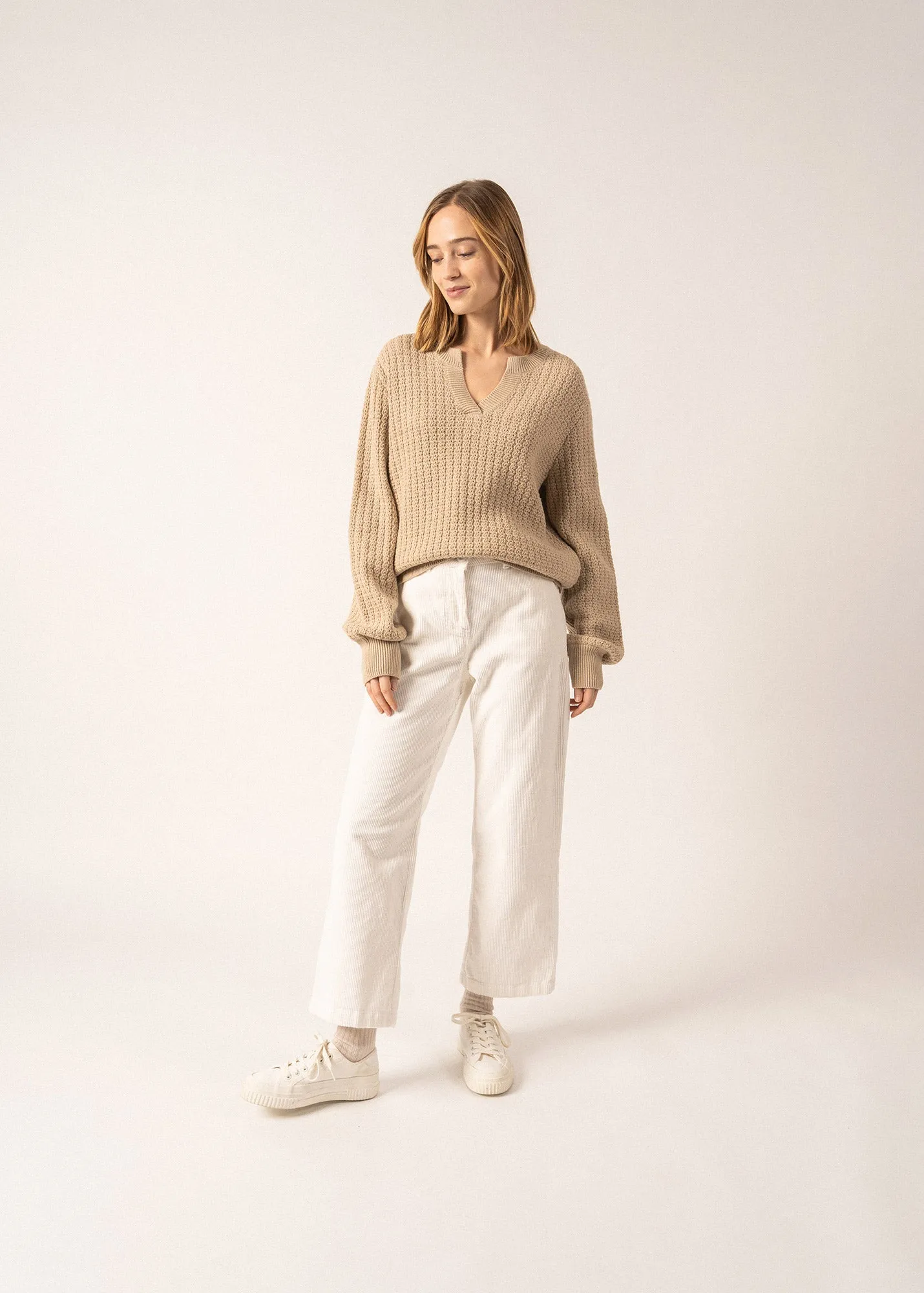 Fairlie V-neck Jumper - in wool and cotton (BEIGE)