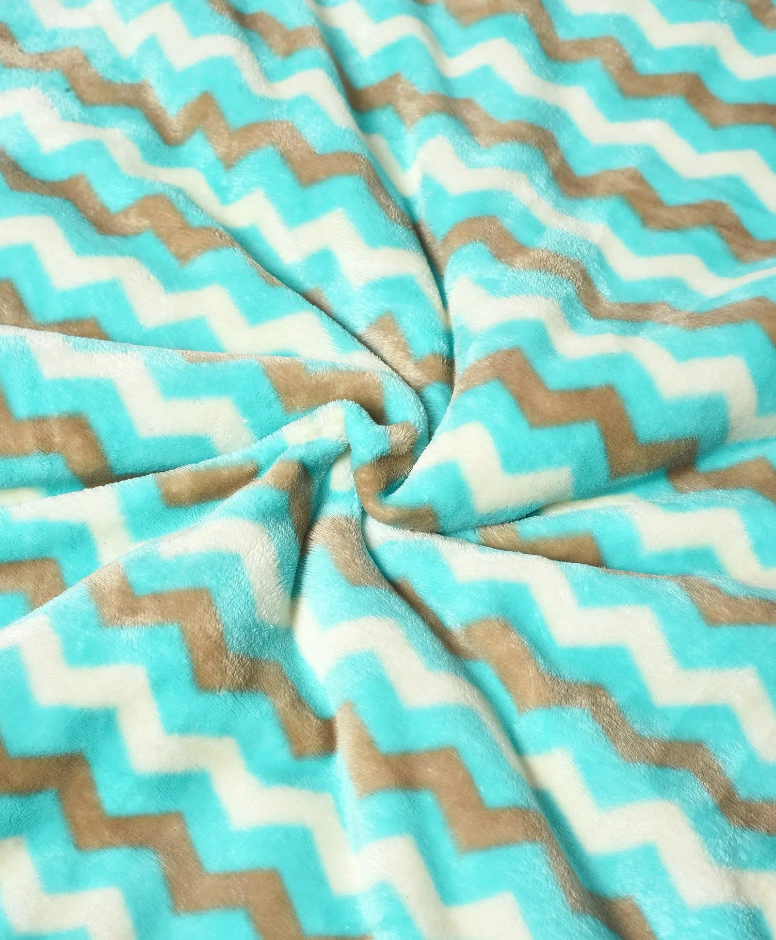 Frosty'z Green Zig-Zag Pattern Quilt