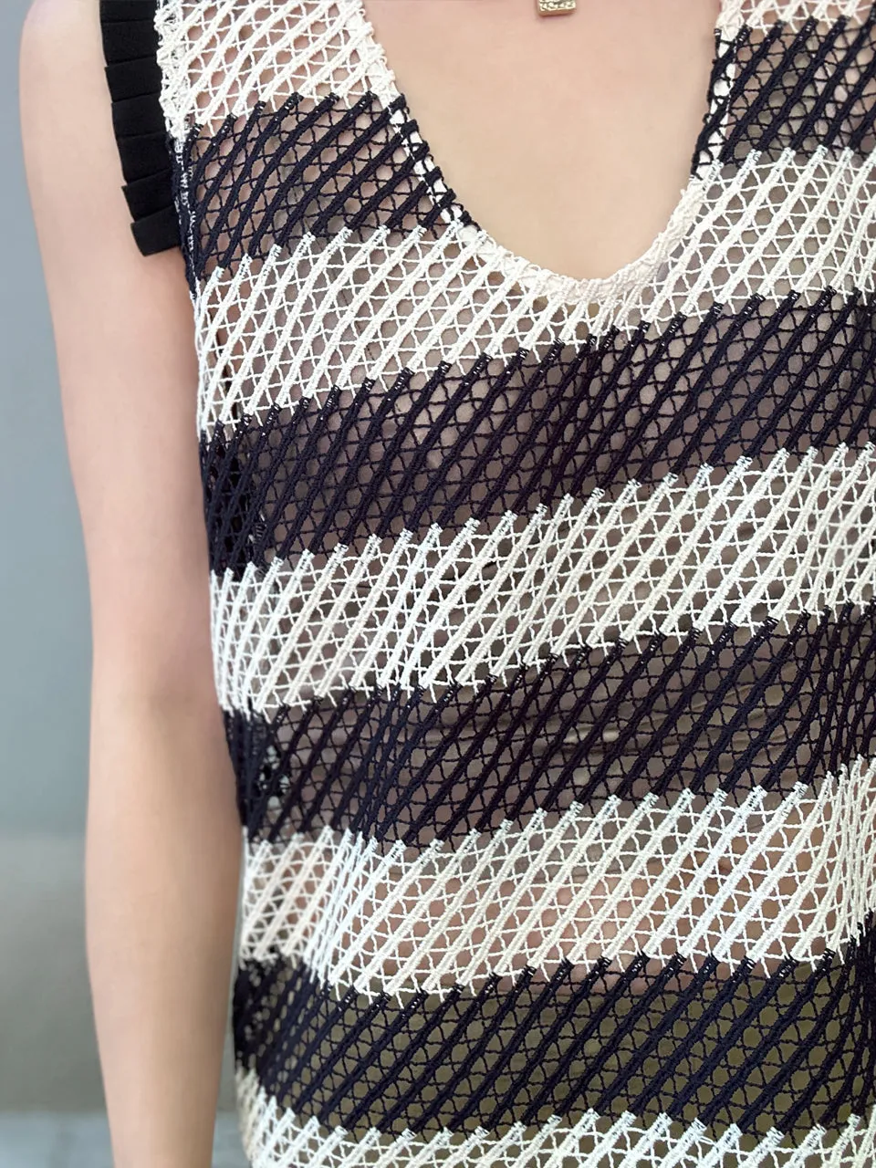 Last Chance! Stripe Pleated Ruffle Shoulder Crochet Net Tank