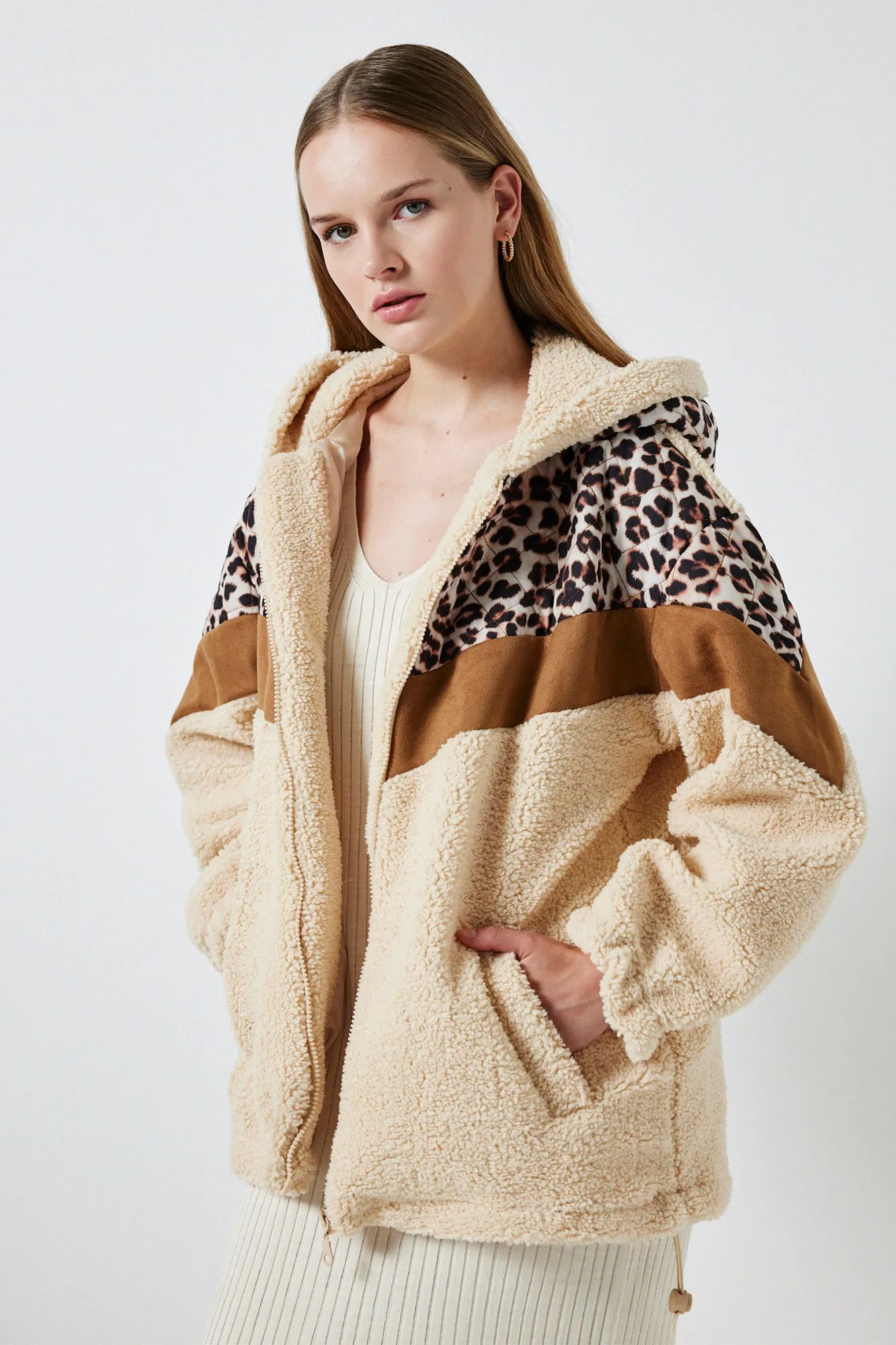 LEOPARD QUILTED HOODED JACKET