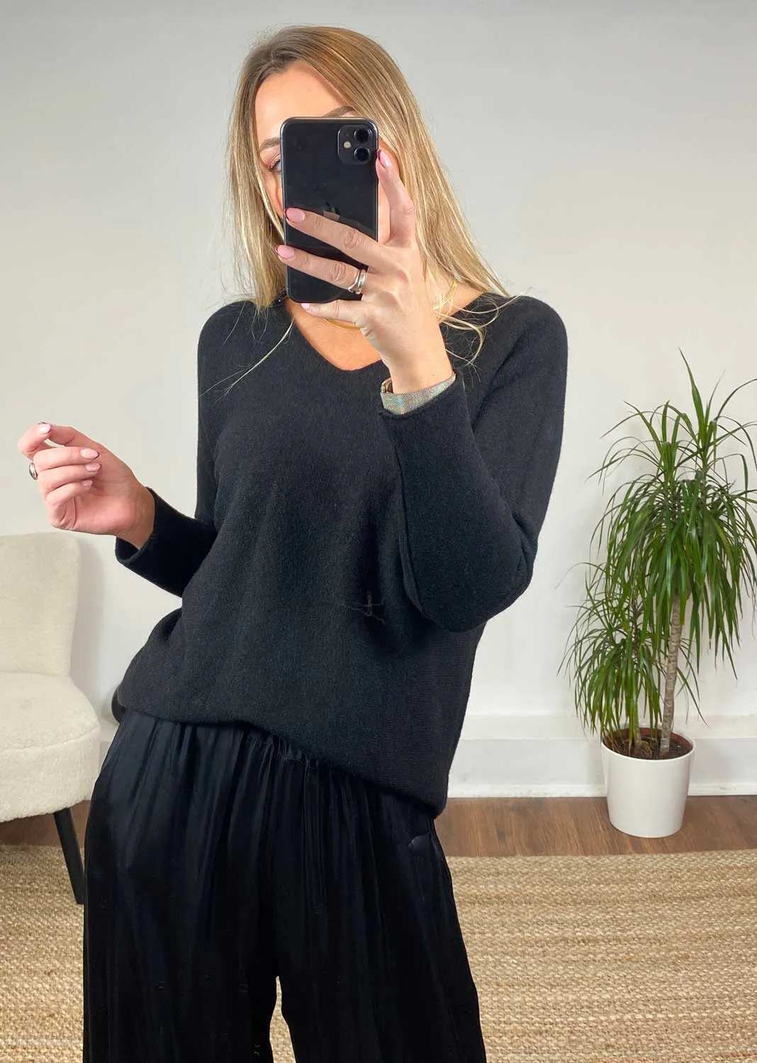 Lorna V Neck Jumper in Black