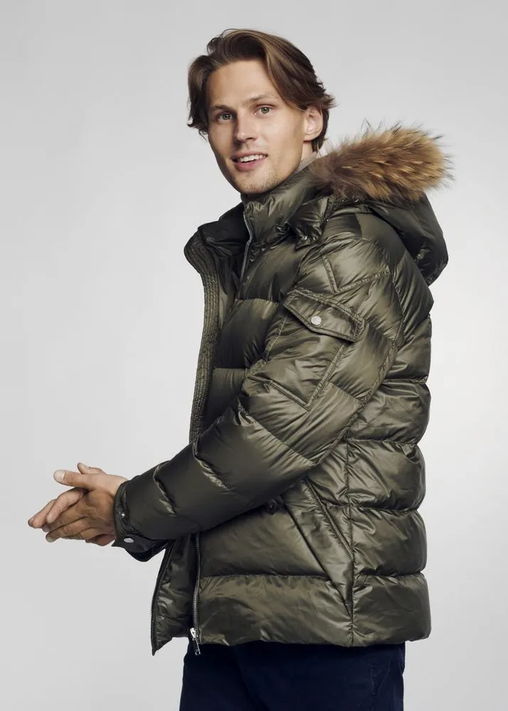 Luxurious look Men's Winter Decant Jacket With Faux Fur Trim