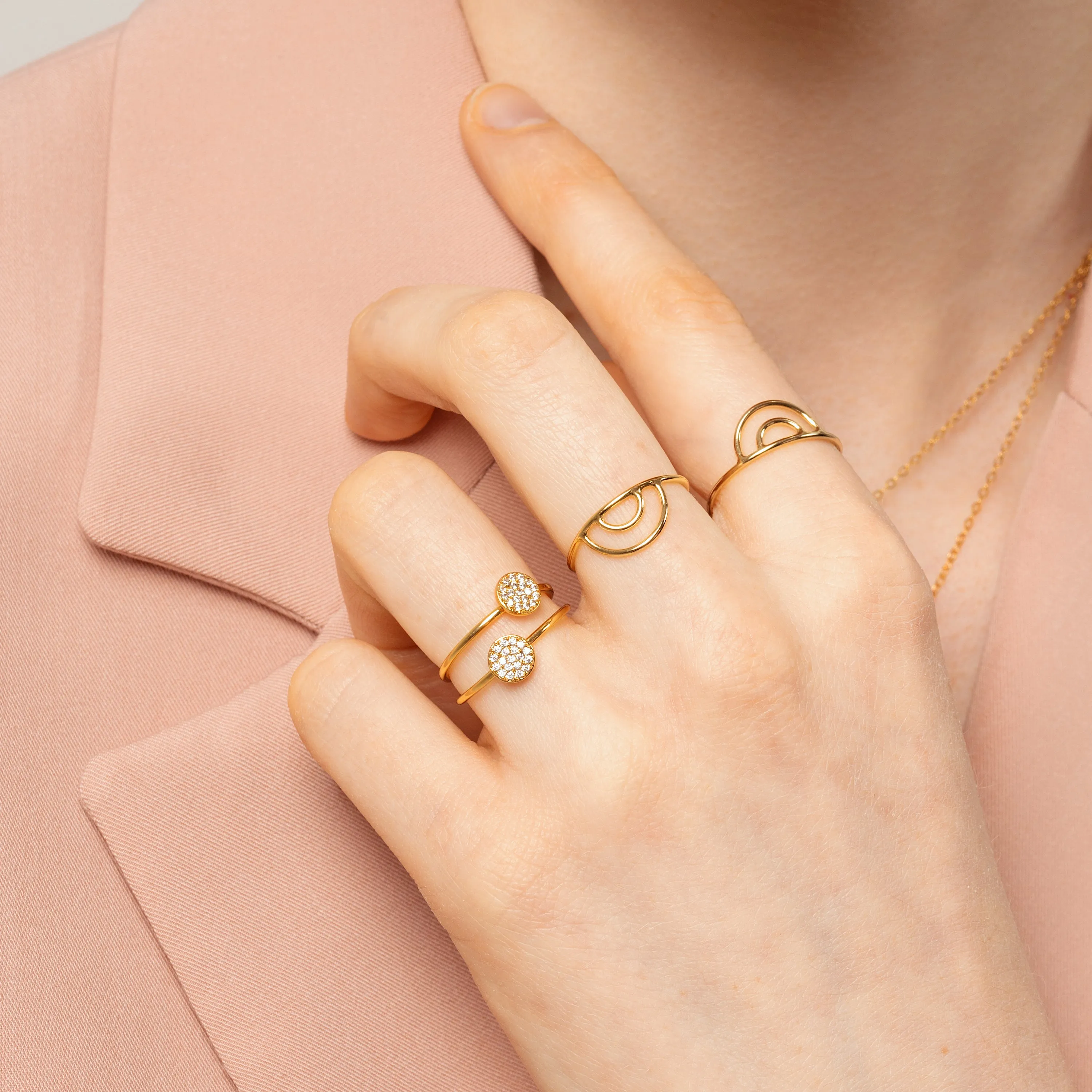 Mini Pave Disc Ring Gold