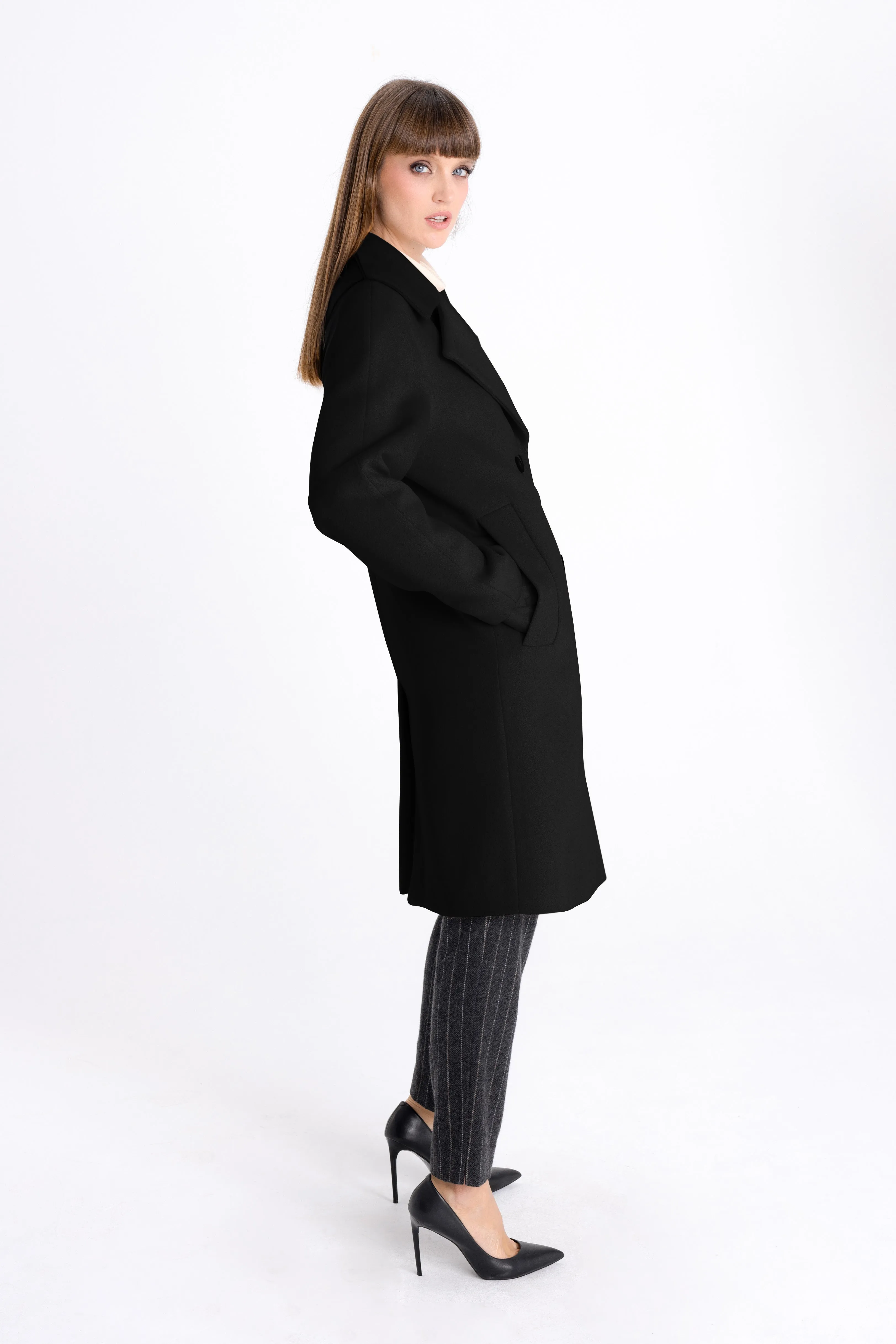 STRAIGHT BLACK COAT WITH ANGORA